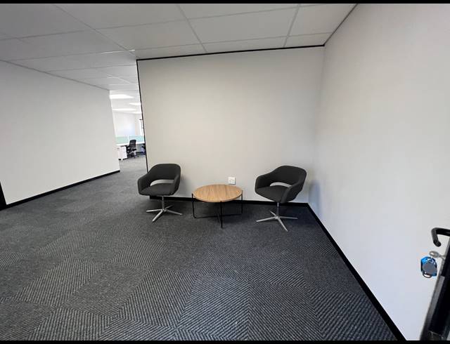 130M² OFFICE TO LET IN HYDE PARK